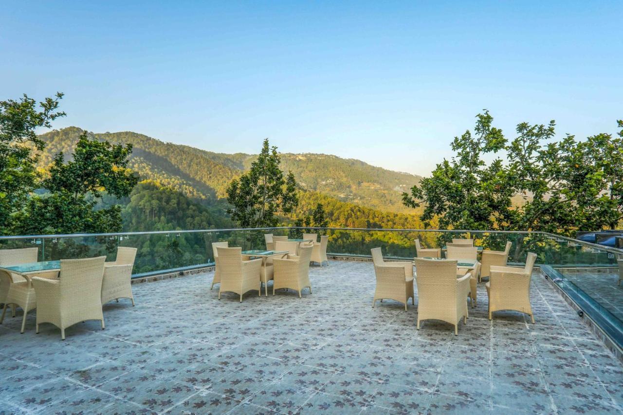 The First View Resort Lansdowne Dış mekan fotoğraf
