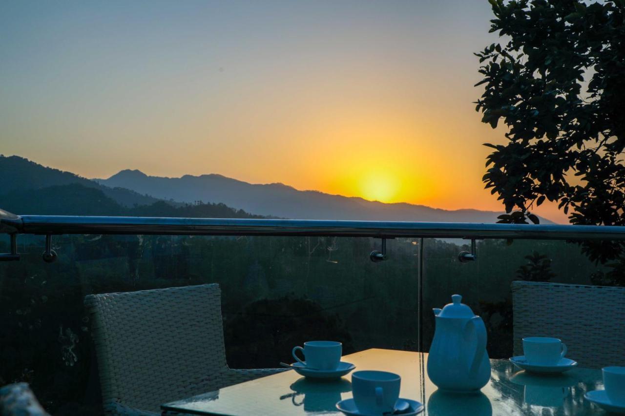 The First View Resort Lansdowne Dış mekan fotoğraf